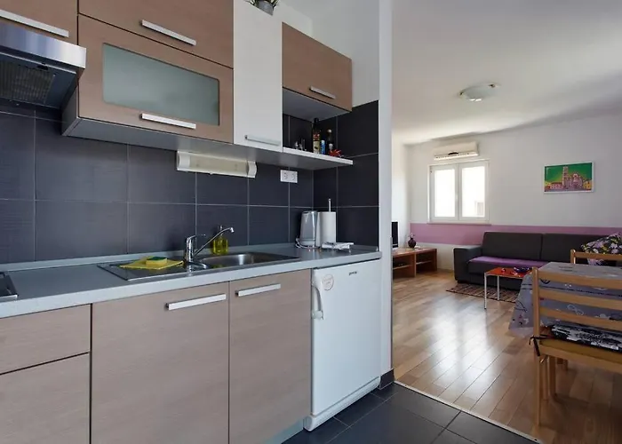 Komforan 2+2 Apartment Hvar Town